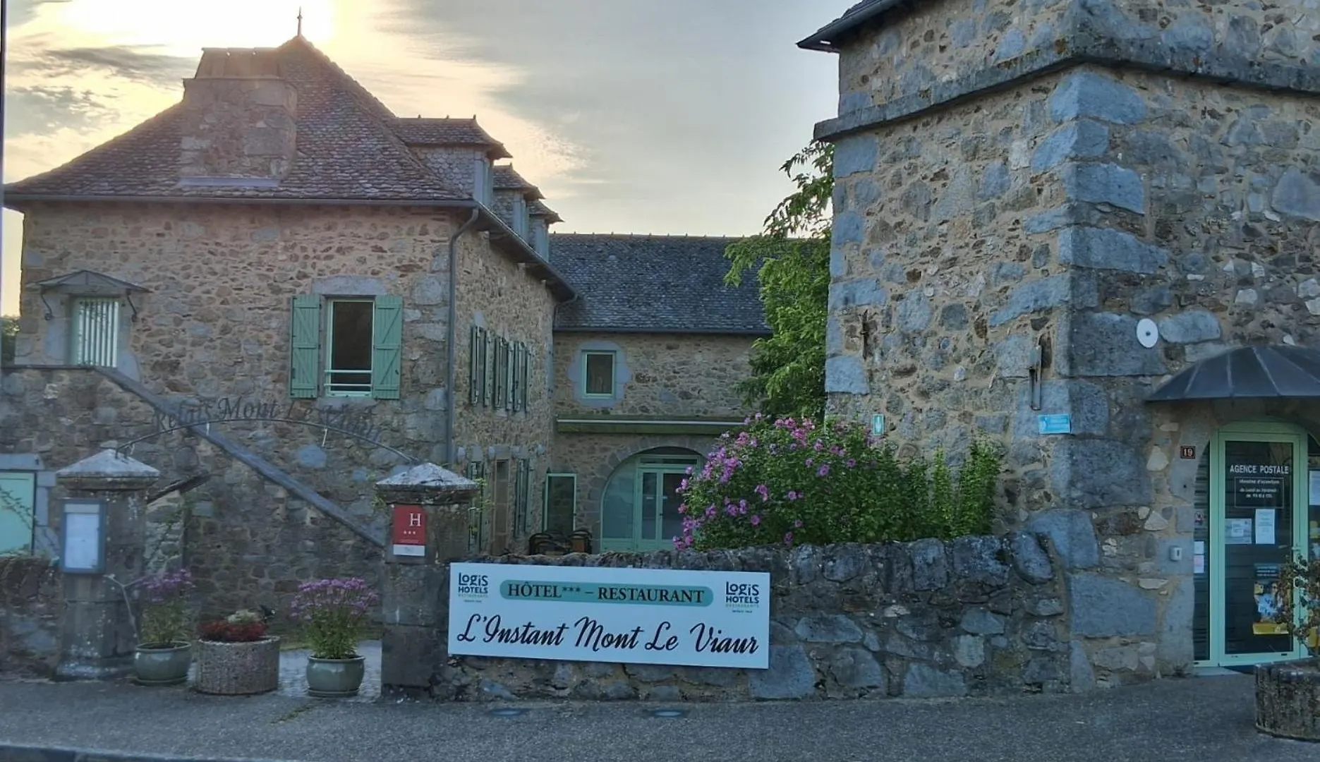 Logis Hotel L\'Instant Mont Le Viaur location